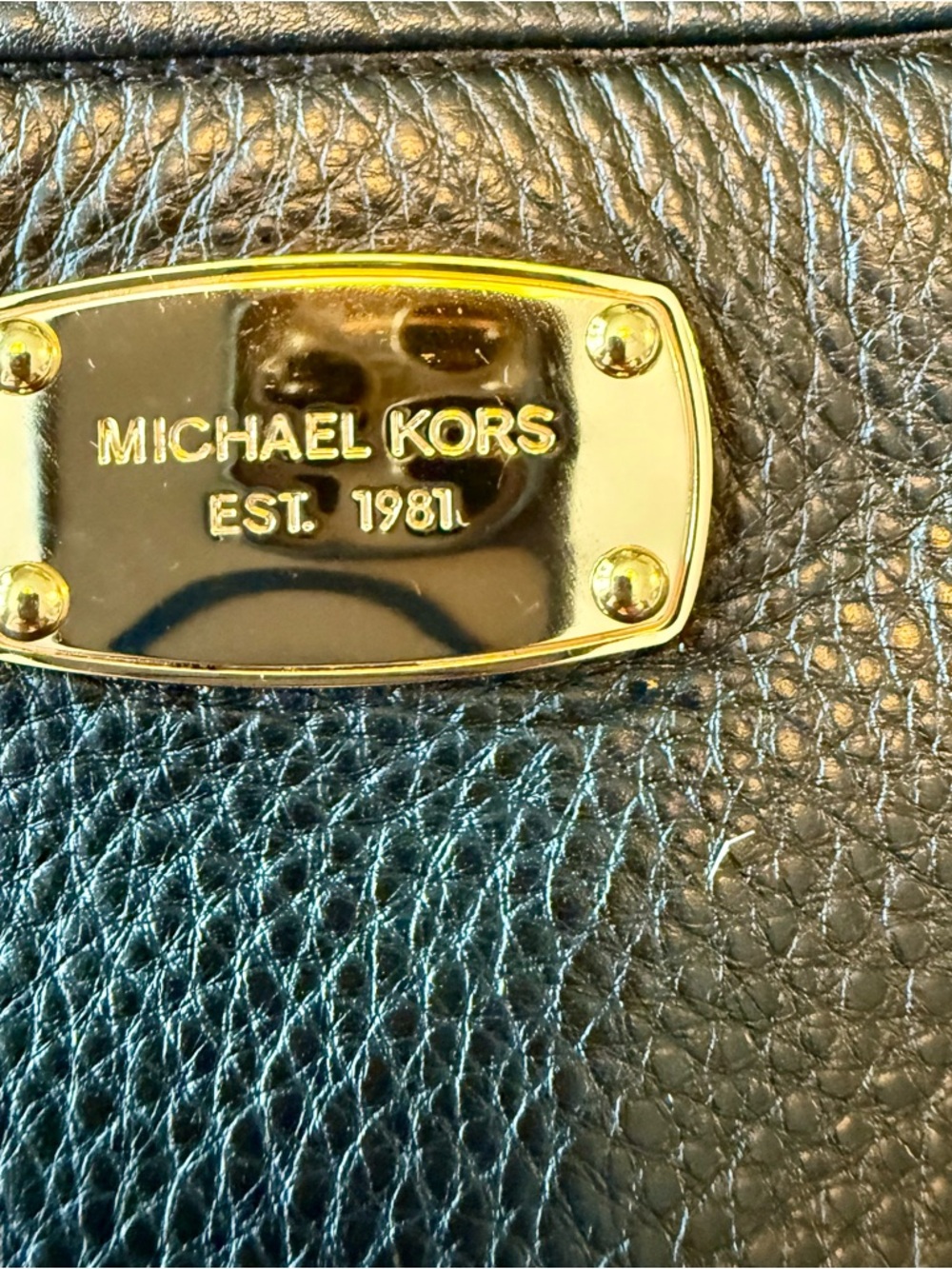 Michael Kors Vintage EST 1981 Black Pebbled Leather Crossbody Gold Hardware - Picture 2 of 11